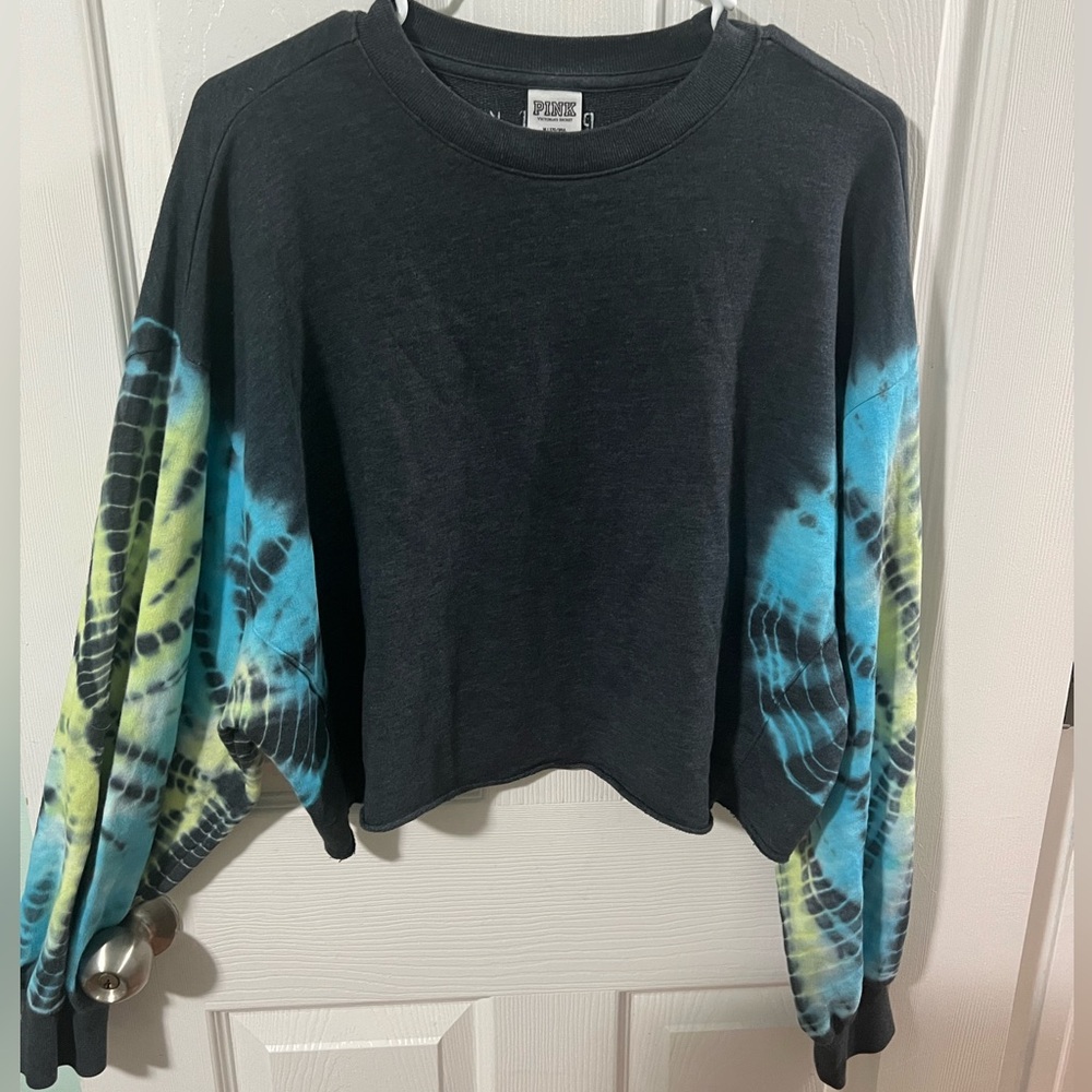 PINK Victoria's Secret tie-dye cropped crewneck sweatshirt tie-dye sleeves. Sz M